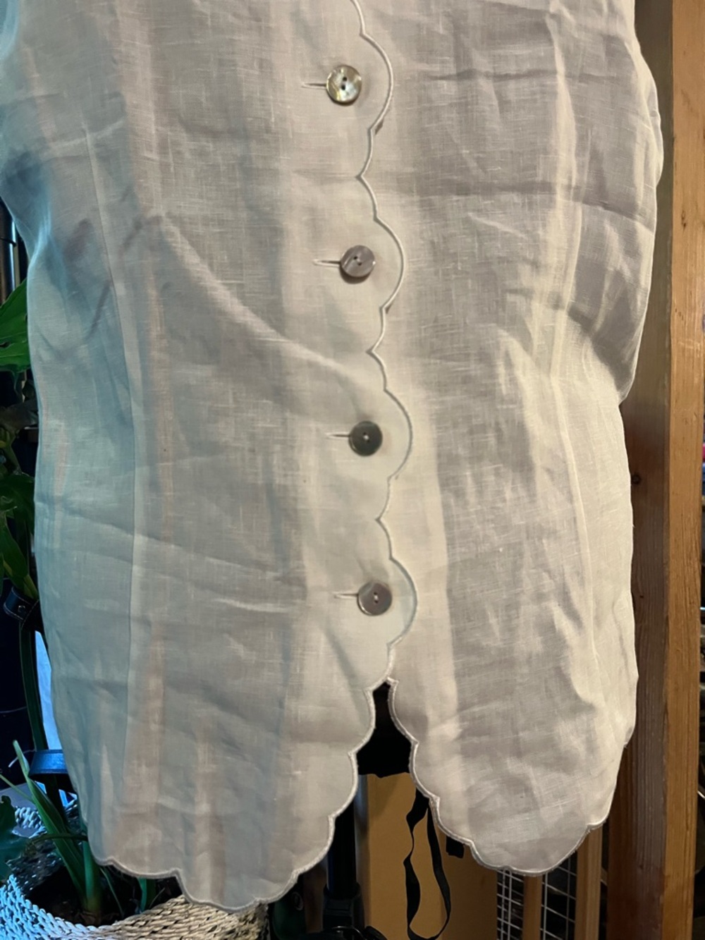 Talbots Cream Scalloped Linen Button-Front Shell - Picture 4 of 6